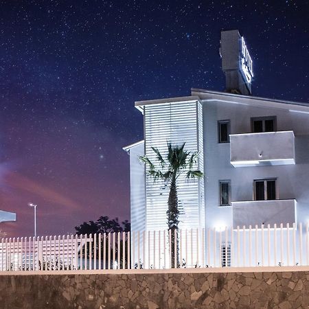 Hotel Cristian Giugliano In Campania Eksteriør bilde