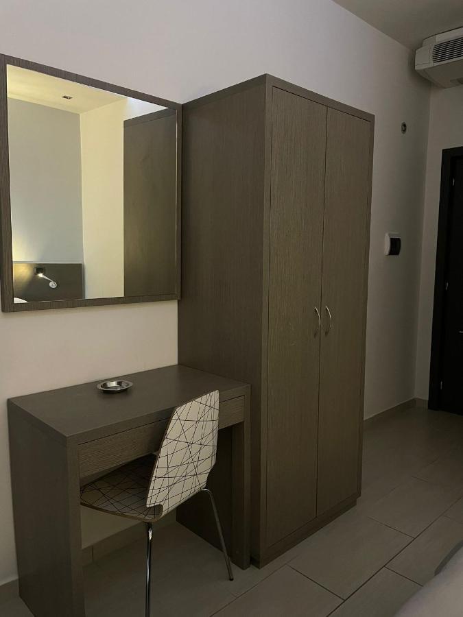 Hotel Cristian Giugliano In Campania Eksteriør bilde