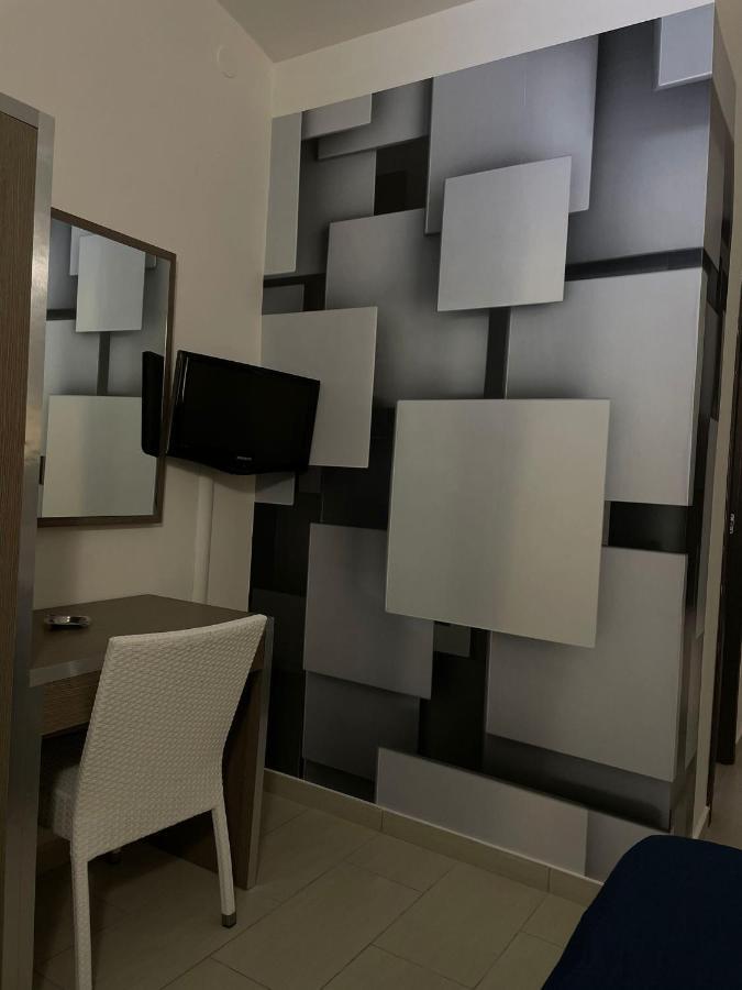 Hotel Cristian Giugliano In Campania Eksteriør bilde